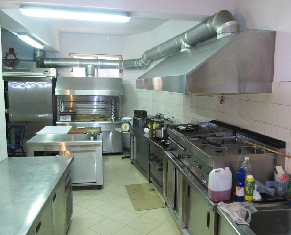 Hotel Aulona Sarande Bagian luar foto