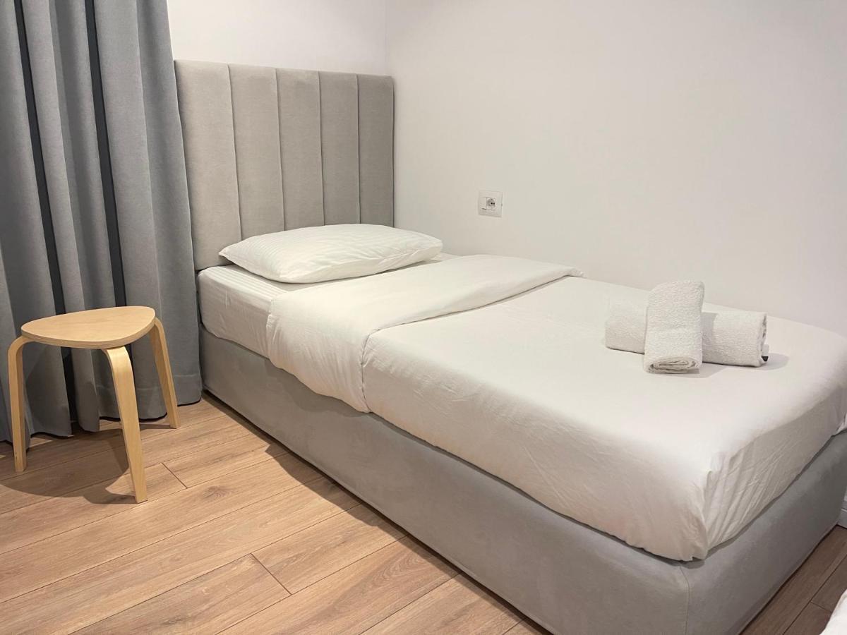 Hotel Aulona Sarande Bagian luar foto
