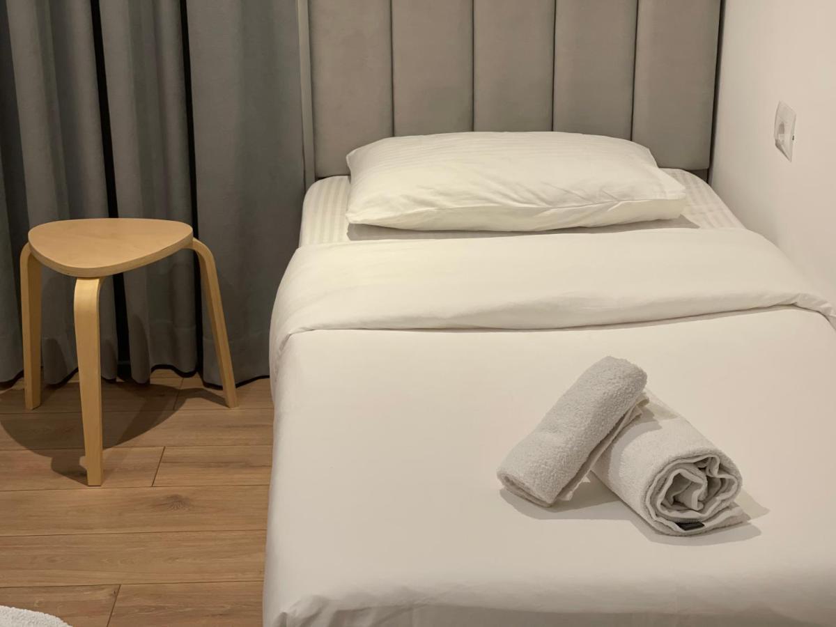 Hotel Aulona Sarande Bagian luar foto