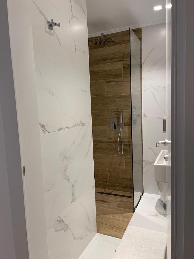 Hotel Aulona Sarande Bagian luar foto