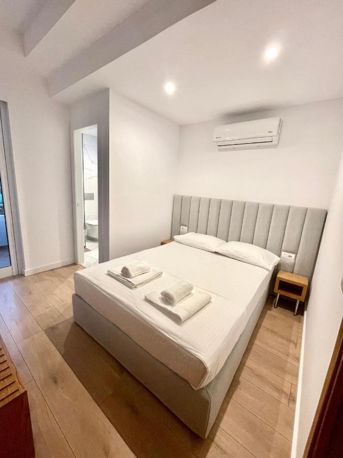 Hotel Aulona Sarande Bagian luar foto