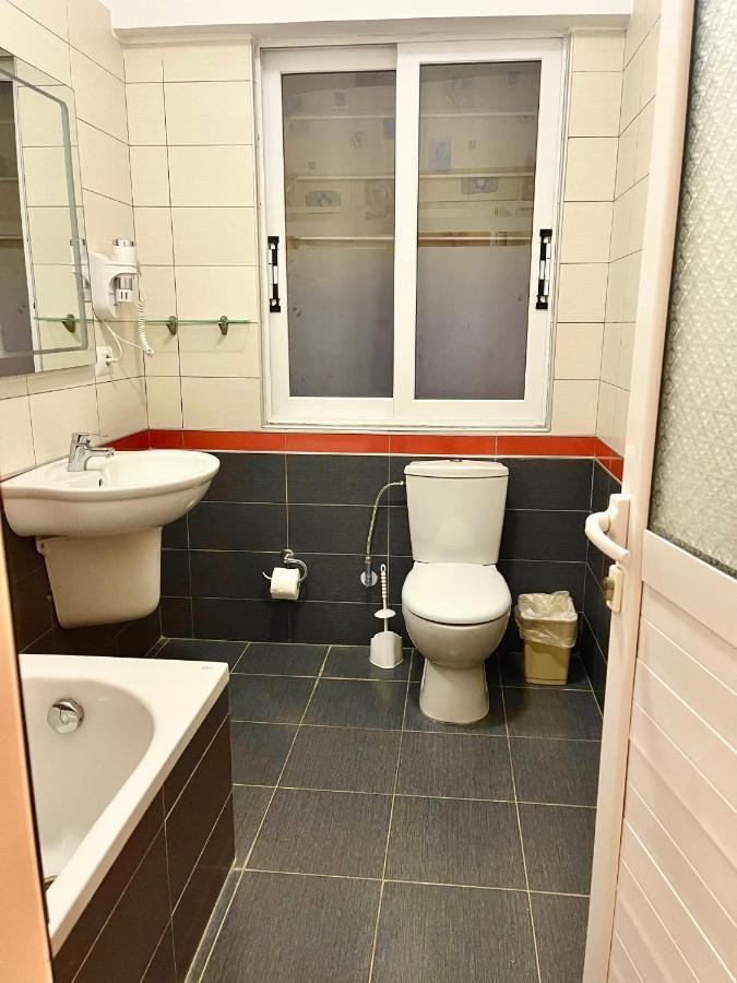 Hotel Aulona Sarande Bagian luar foto
