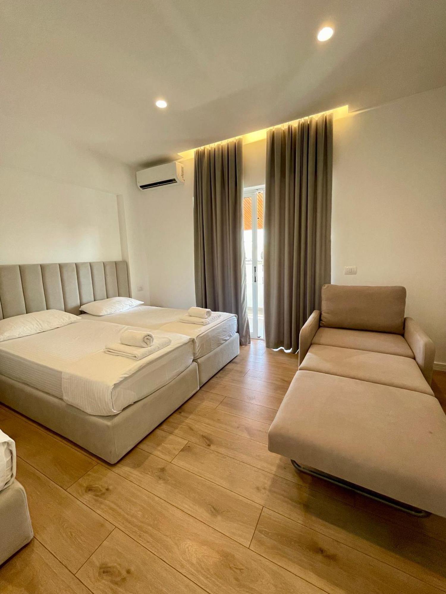 Hotel Aulona Sarande Bagian luar foto