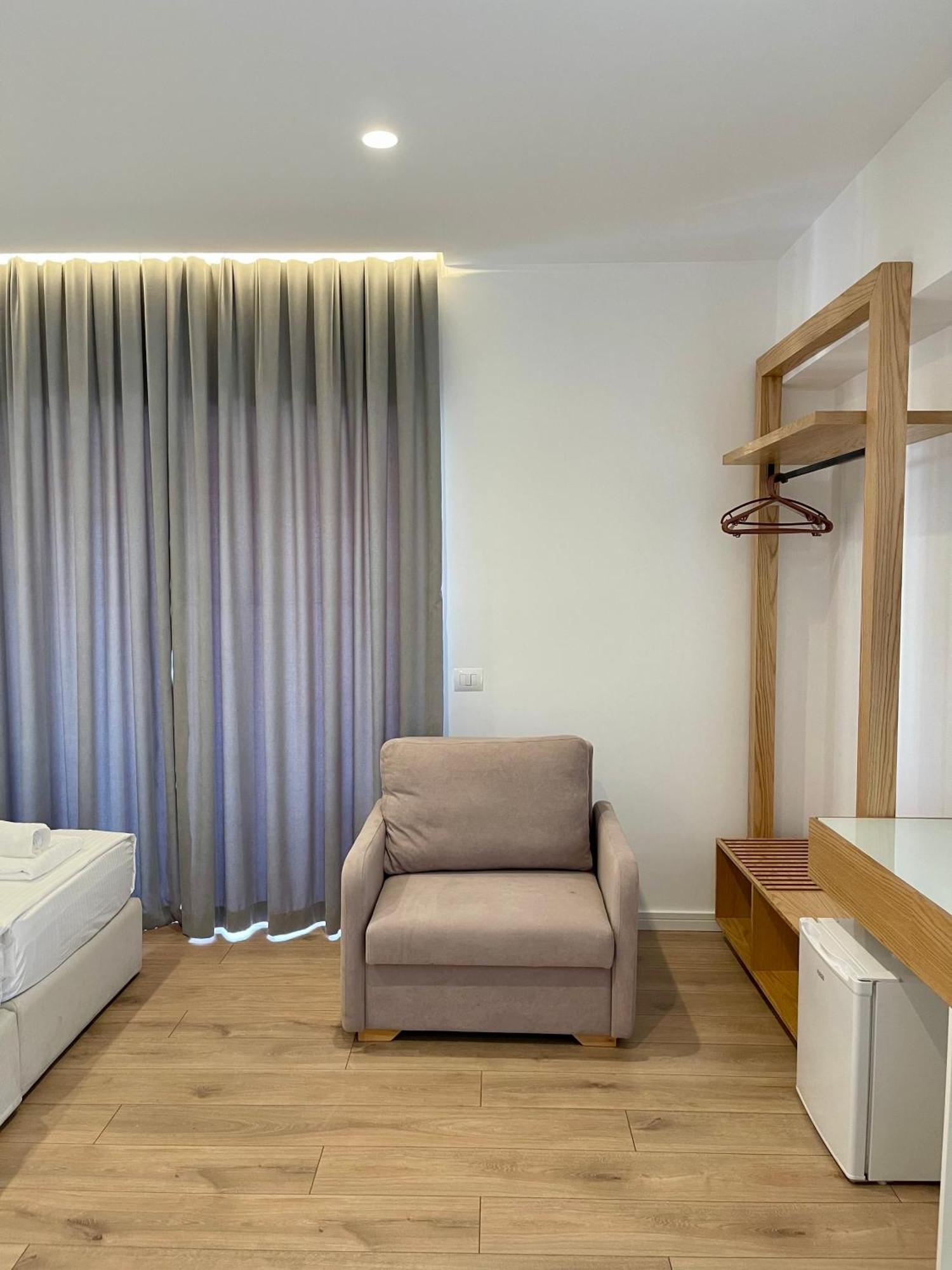 Hotel Aulona Sarande Bagian luar foto