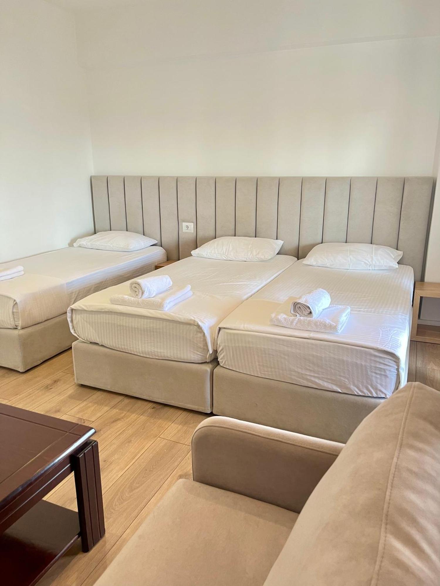 Hotel Aulona Sarande Bagian luar foto