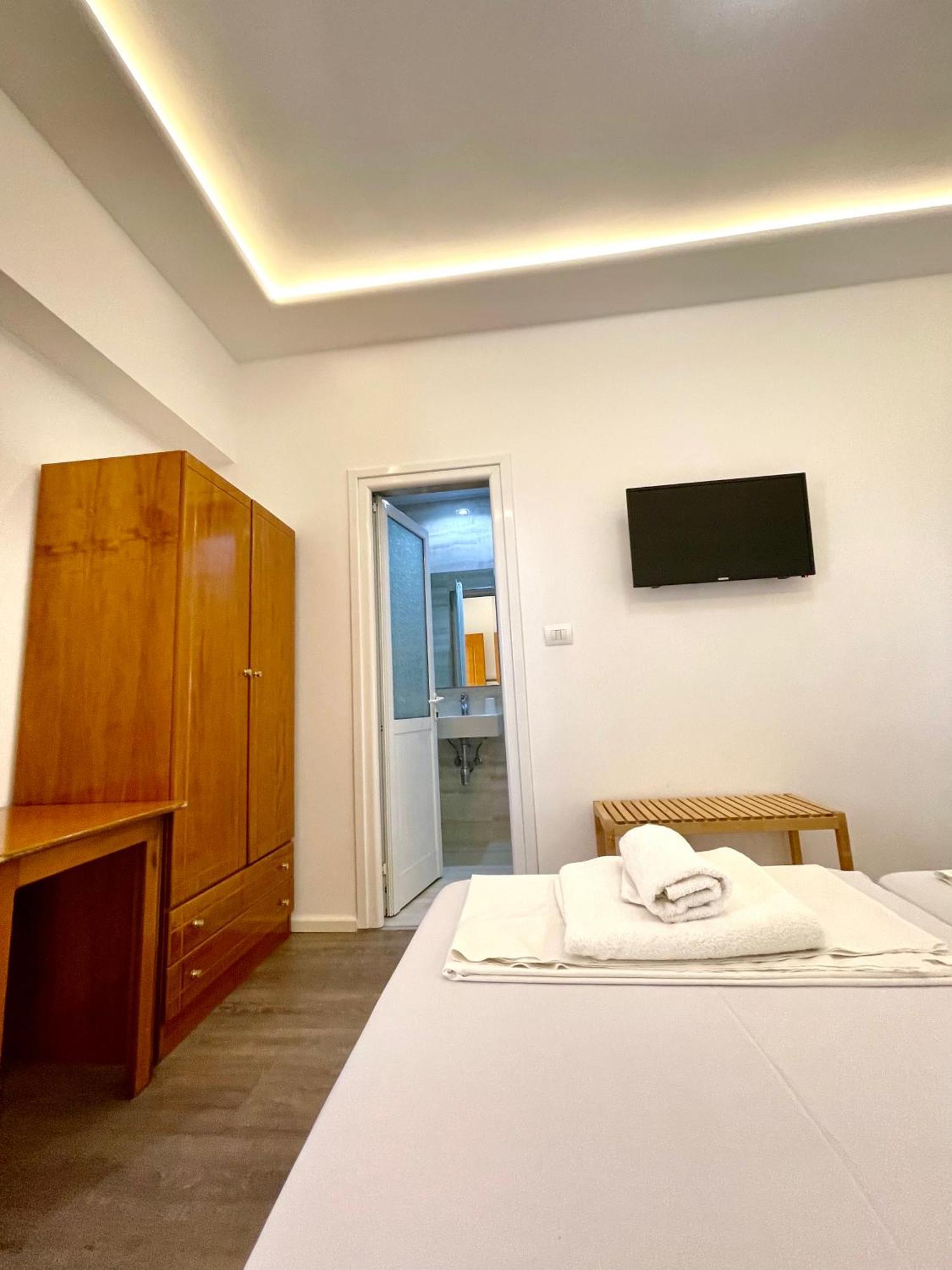Hotel Aulona Sarande Bagian luar foto