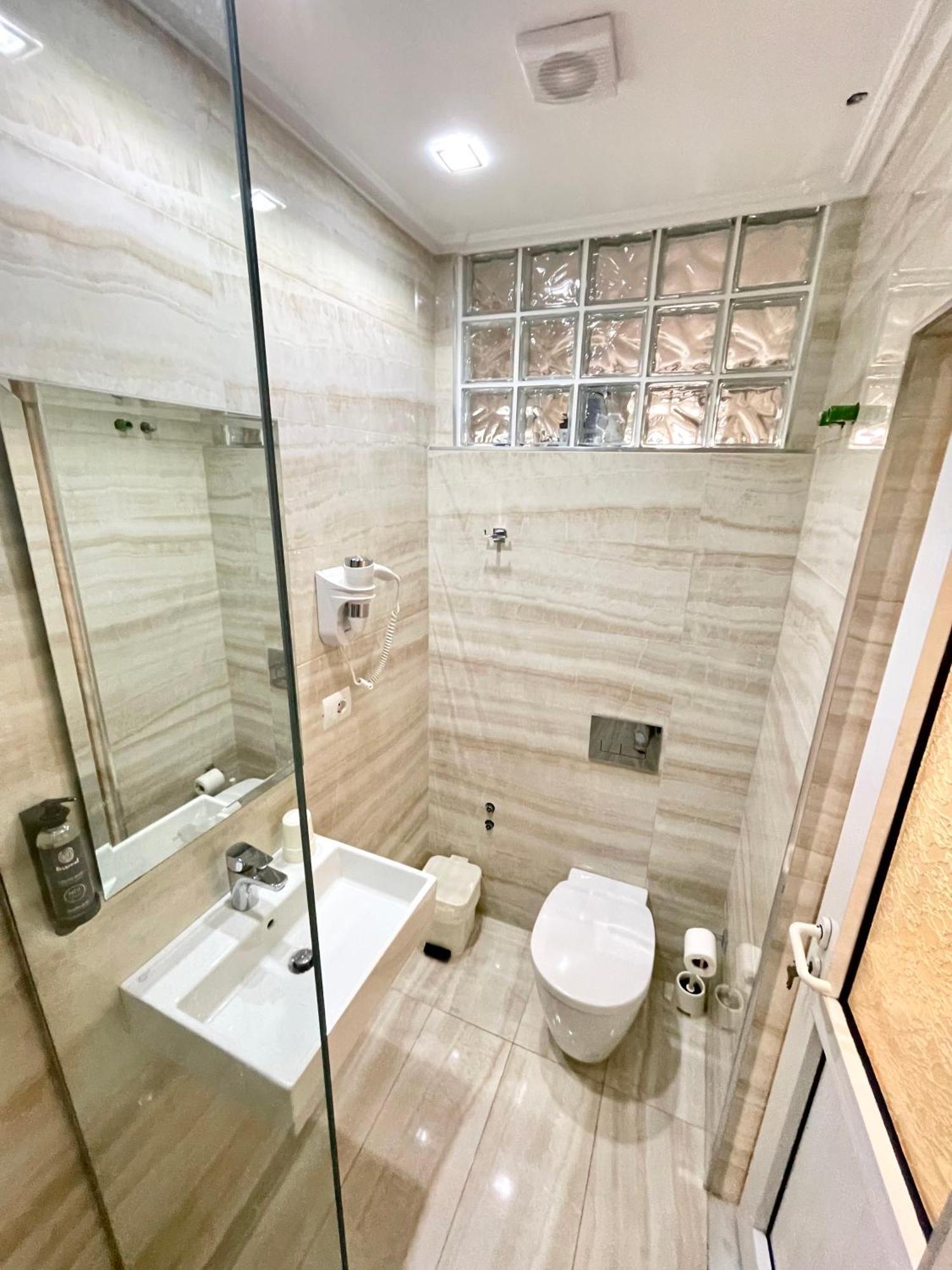 Hotel Aulona Sarande Bagian luar foto