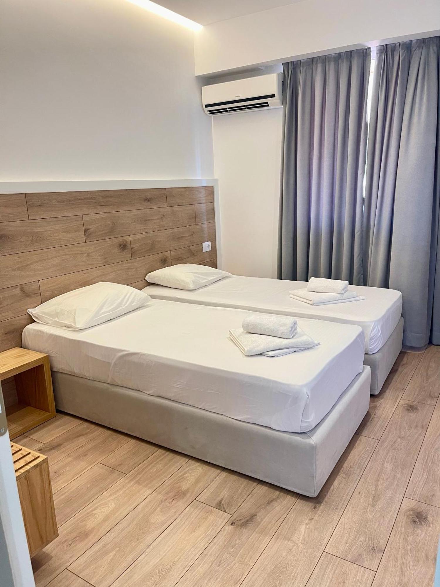 Hotel Aulona Sarande Bagian luar foto